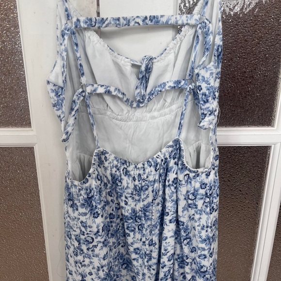 Floral Blue Spaghetti Strap Dress - Picture 4 of 4